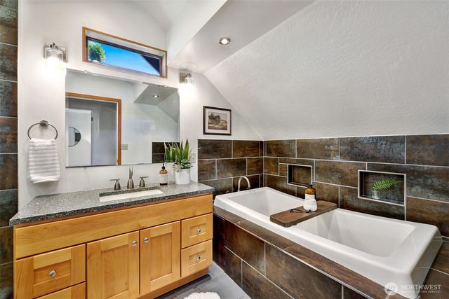 2409 E Alder Street, Seattle, WA 98122