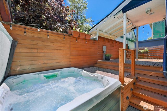 2409 E Alder Street, Seattle, WA 98122