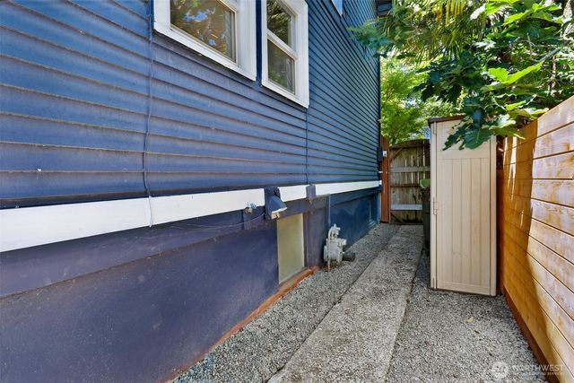 2409 E Alder Street, Seattle, WA 98122