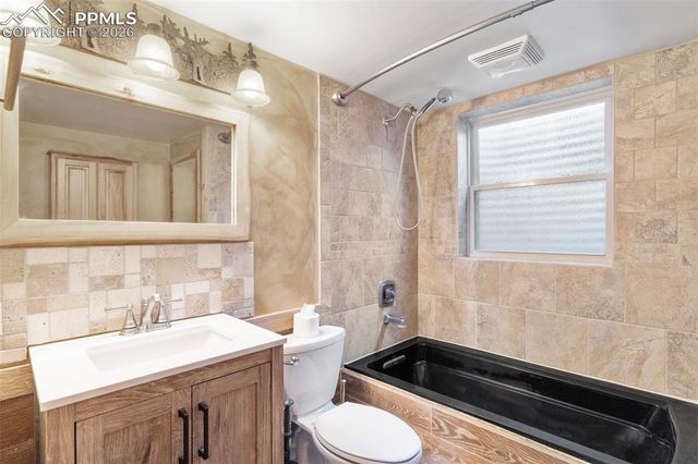 178 Cottonwood Lake Drive, Divide, CO 80814