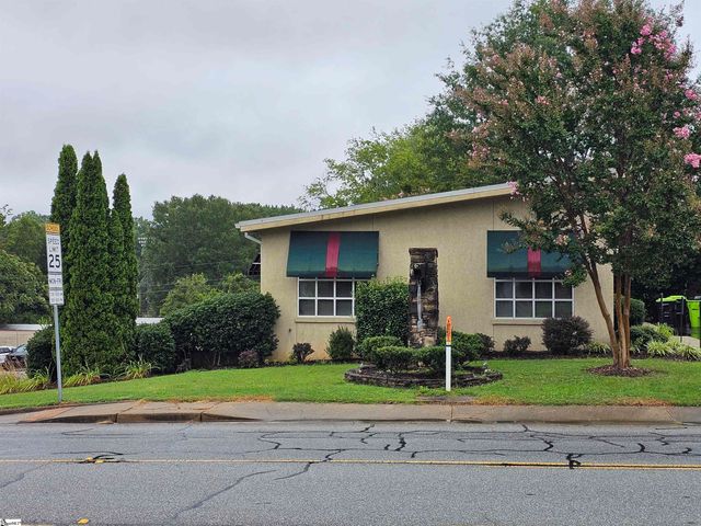 100 Edgewood Avenue, Landrum, SC 29356