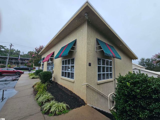 100 Edgewood Avenue, Landrum, SC 29356