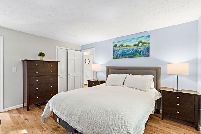 13 Annabel Ln, Franklin, MA 02038