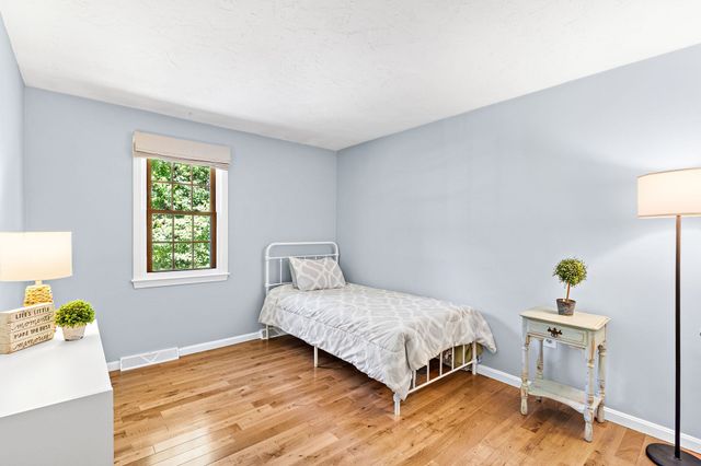 13 Annabel Ln, Franklin, MA 02038