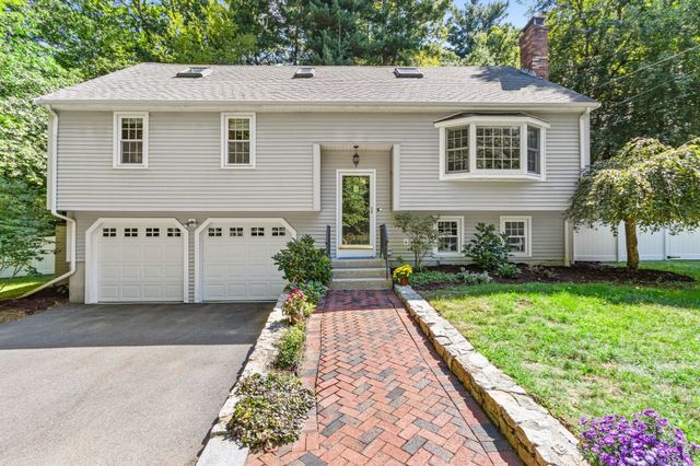 13 Annabel Ln, Franklin, MA 02038
