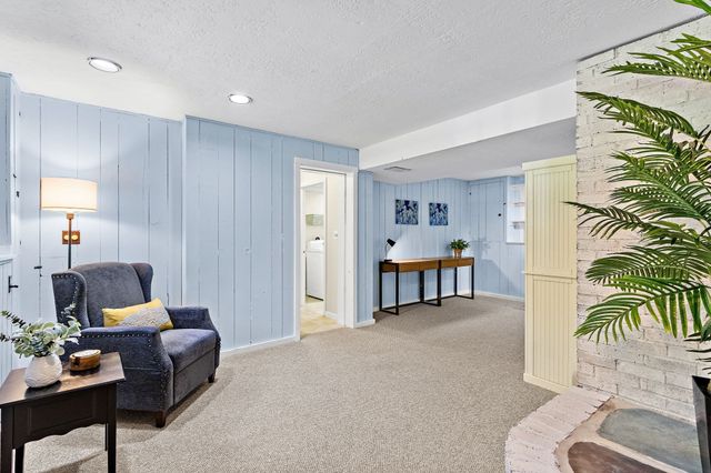 13 Annabel Ln, Franklin, MA 02038