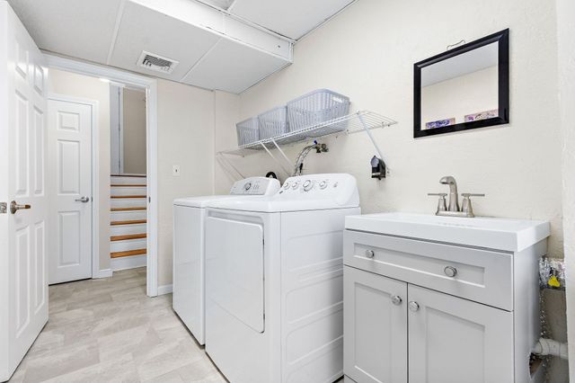 13 Annabel Ln, Franklin, MA 02038