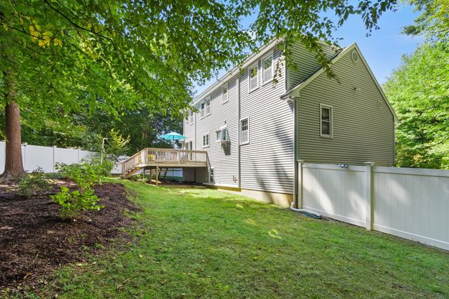 13 Annabel Ln, Franklin, MA 02038