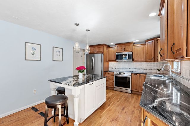 13 Annabel Ln, Franklin, MA 02038