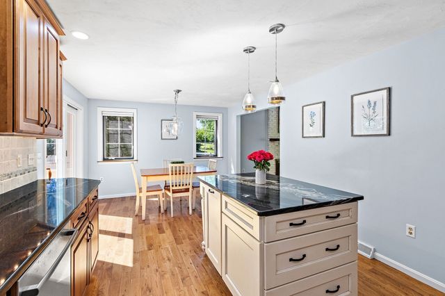 13 Annabel Ln, Franklin, MA 02038