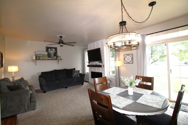 5411 Cobblers Crossing, Mchenry, IL 60050