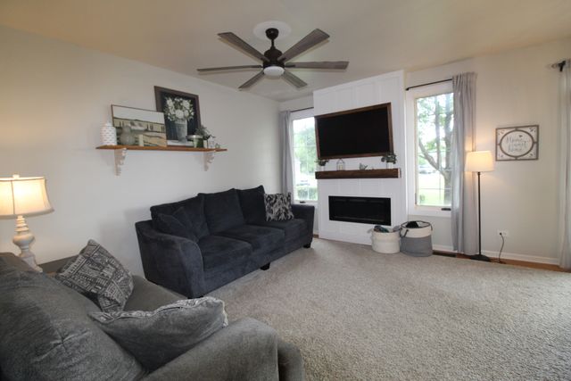 5411 Cobblers Crossing, Mchenry, IL 60050
