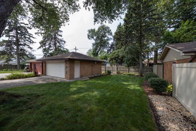 9808 S 51st Avenue, Oak Lawn, IL 60453