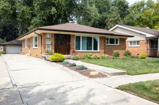 9808 S 51st Avenue, Oak Lawn, IL 60453