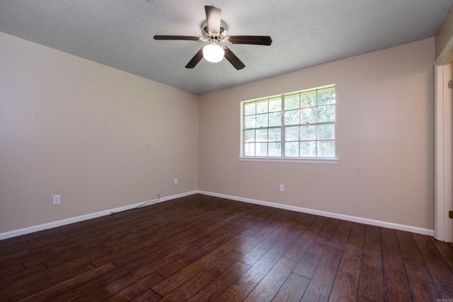 2215 Justus Loop, Bryant, AR 72022