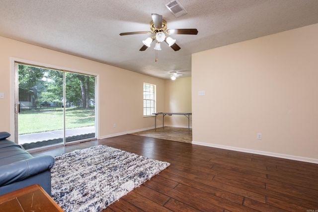 2215 Justus Loop, Bryant, AR 72022