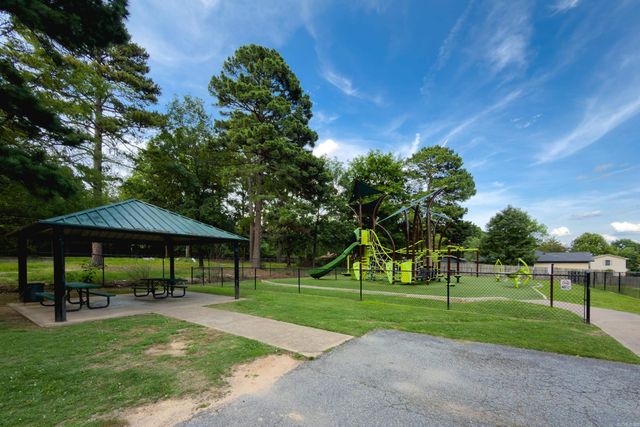 2215 Justus Loop, Bryant, AR 72022