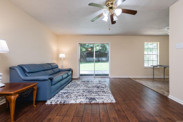 2215 Justus Loop, Bryant, AR 72022
