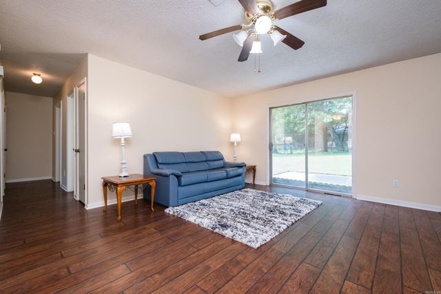 2215 Justus Loop, Bryant, AR 72022