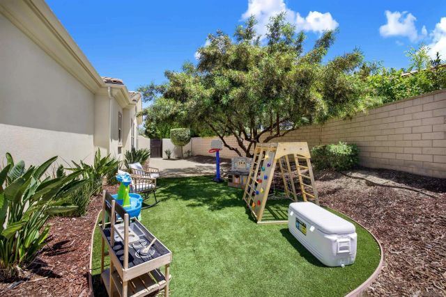 15717 Montbury Pl, San Diego, CA 92131