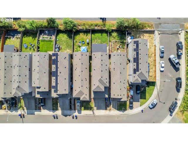 330 FOREST Ln, Molalla, OR 97038