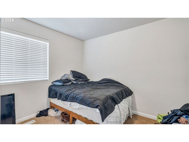 330 FOREST Ln, Molalla, OR 97038