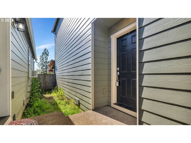 330 FOREST Ln, Molalla, OR 97038