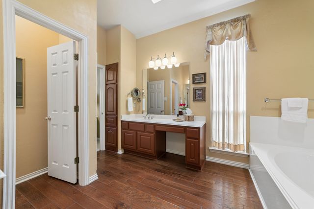 5208 Laser Lane, Plano, TX 75023