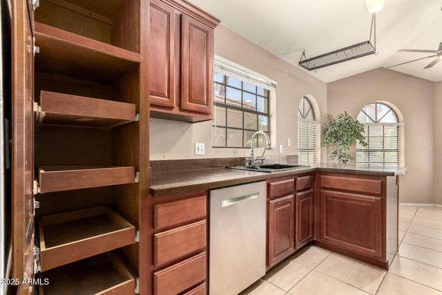 7681 S BONARDEN Lane, Tempe, AZ 85284