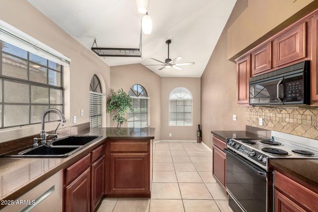 7681 S BONARDEN Lane, Tempe, AZ 85284