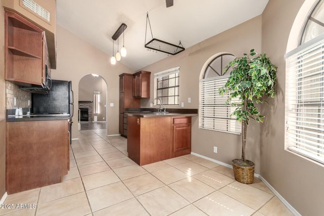 7681 S BONARDEN Lane, Tempe, AZ 85284