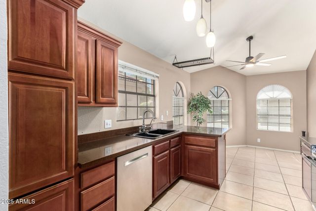 7681 S BONARDEN Lane, Tempe, AZ 85284