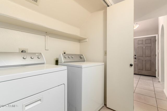 7681 S BONARDEN Lane, Tempe, AZ 85284