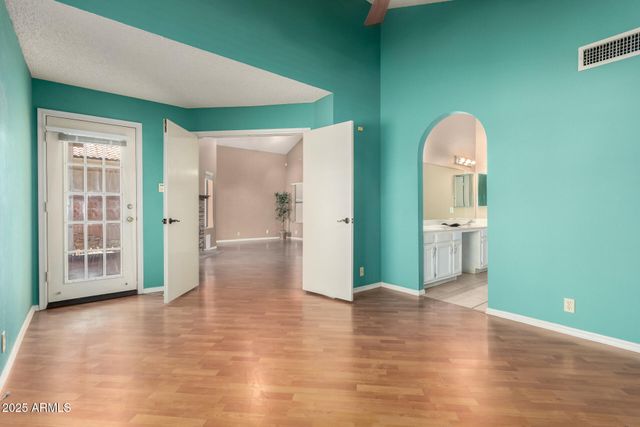 7681 S BONARDEN Lane, Tempe, AZ 85284