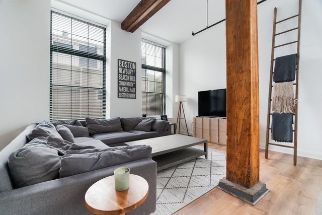 881 E 1st 102, Boston, MA 02127