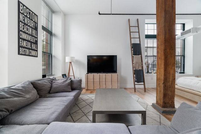 881 E 1st 102, Boston, MA 02127