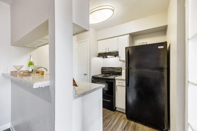 8701 Town Park Drive 24-2142, Houston, TX 77036