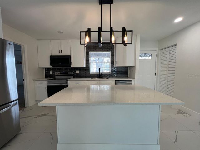 603 65TH AVENUE W, Bradenton, FL 34207