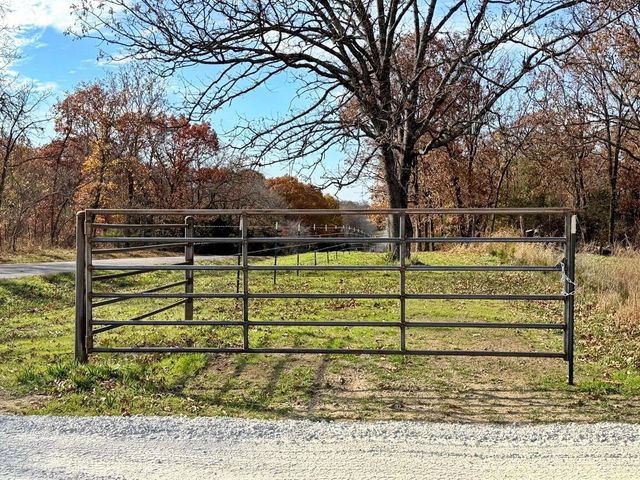 6745 E CC Highway, Stockton, MO 65785