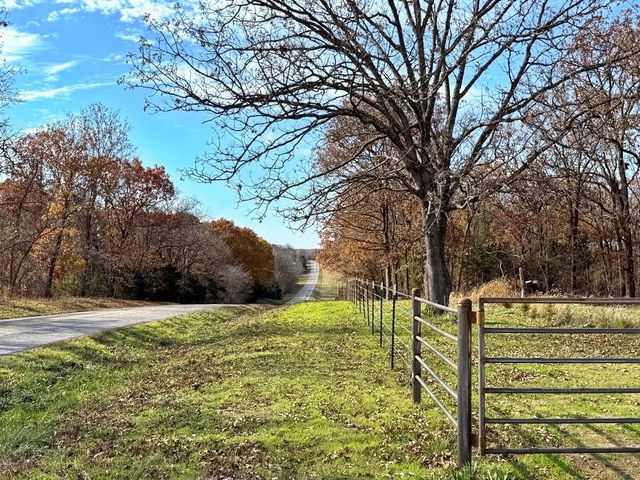 6745 E CC Highway, Stockton, MO 65785