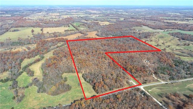 6745 E CC Highway, Stockton, MO 65785