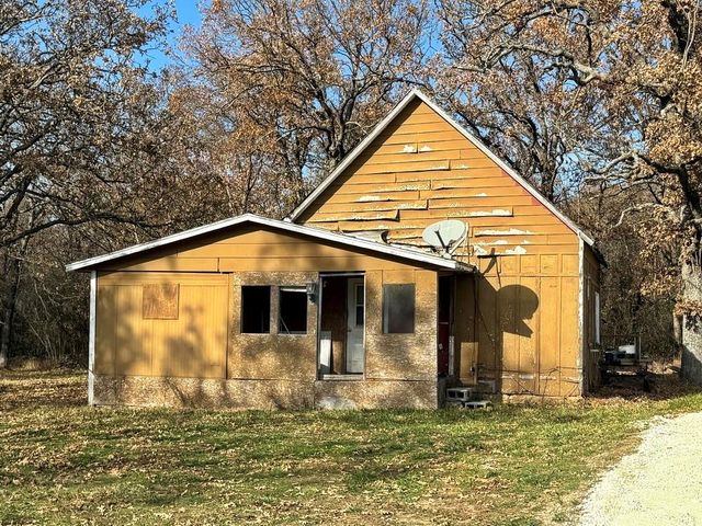 6745 E CC Highway, Stockton, MO 65785