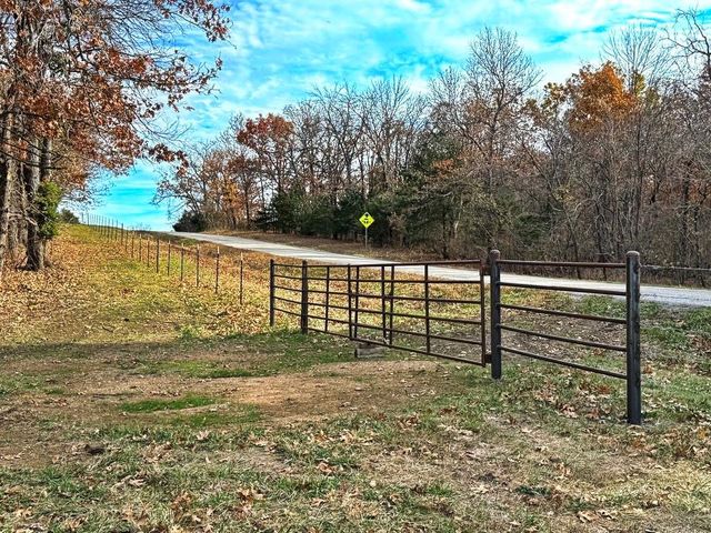 6745 E CC Highway, Stockton, MO 65785