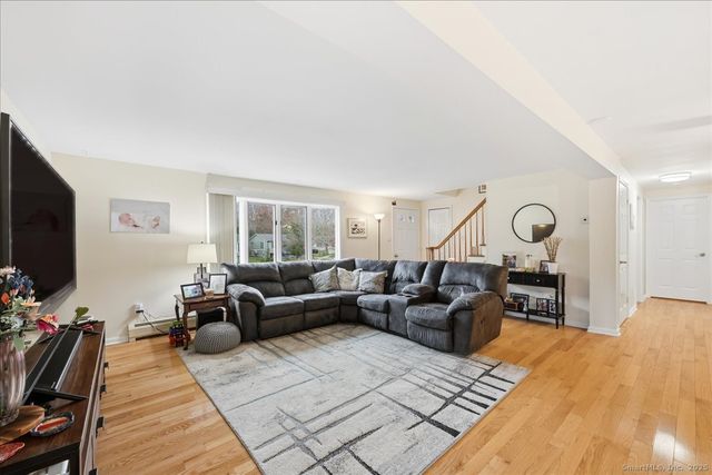 198 Dartmouth Drive, Groton, CT 06355