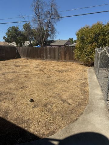 1143 E Simpson Avenue, Fresno, CA 93704