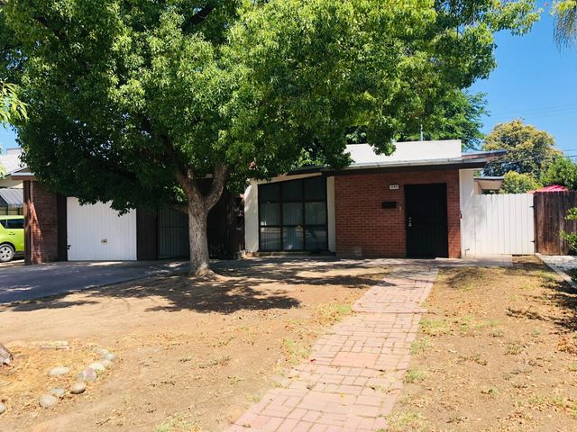 1143 E Simpson Avenue, Fresno, CA 93704