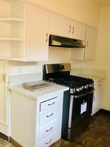 1143 E Simpson Avenue, Fresno, CA 93704