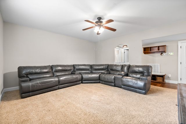 2157 Christina Ct, Hermitage, TN 37076