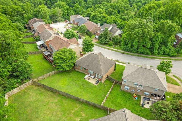 2157 Christina Ct, Hermitage, TN 37076