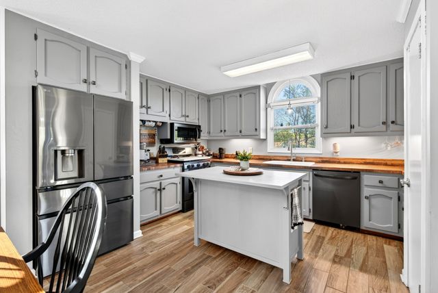 2560 Highway 48, Clarksville, TN 37040